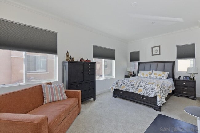Building Photo - Chula Vista - Adorable 3 Bedroom 3 Bath To...