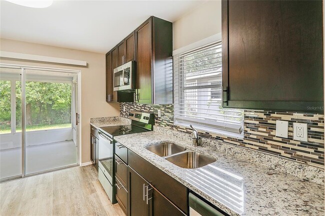 Building Photo - 2459 Indigo Dr