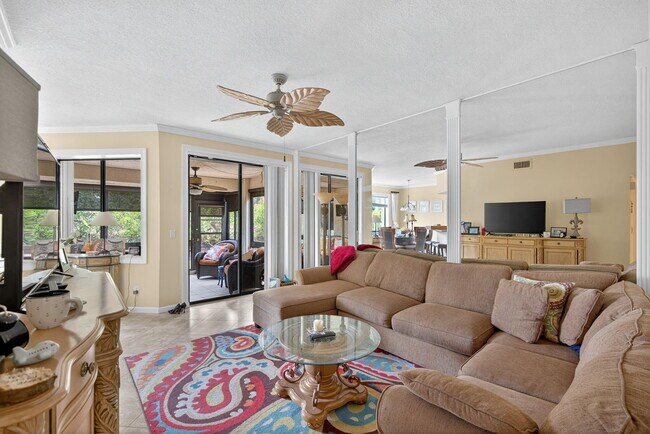 Building Photo - 405 Sea Oats Dr
