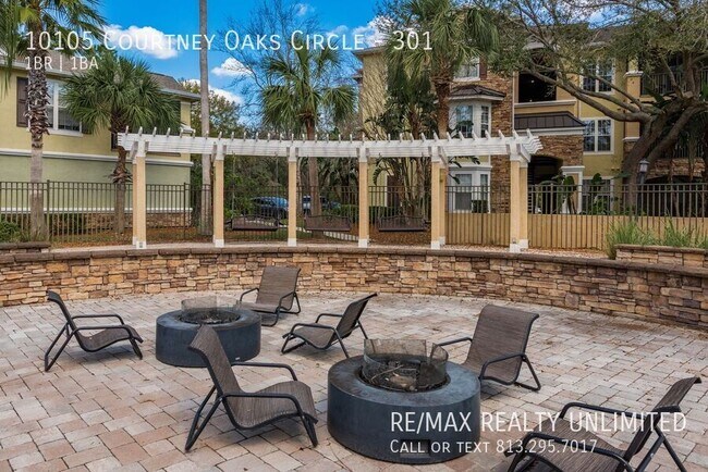 Building Photo - 10105 Courtney Oaks Cir