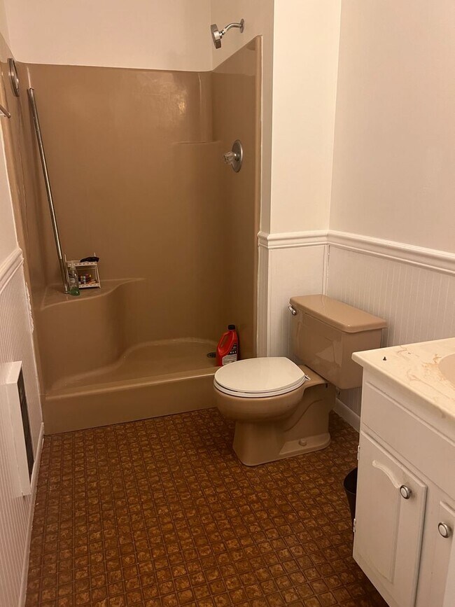 Building Photo - 3 bed / 2 bath in South Asheville