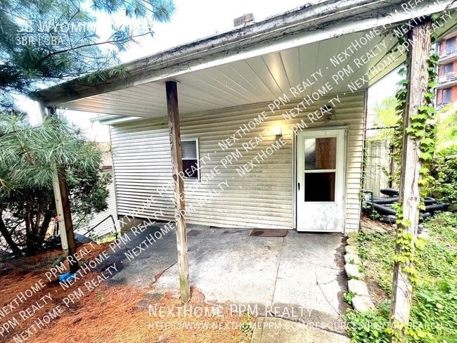 Building Photo - 38 Wyoming St