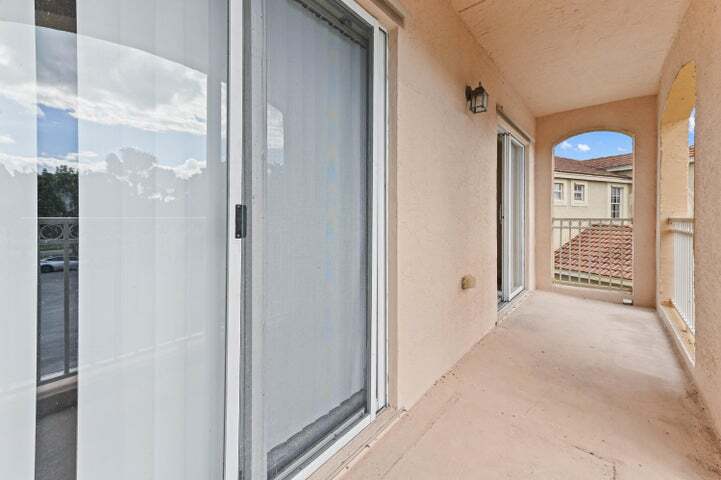 Building Photo - 9942 Shepard Pl