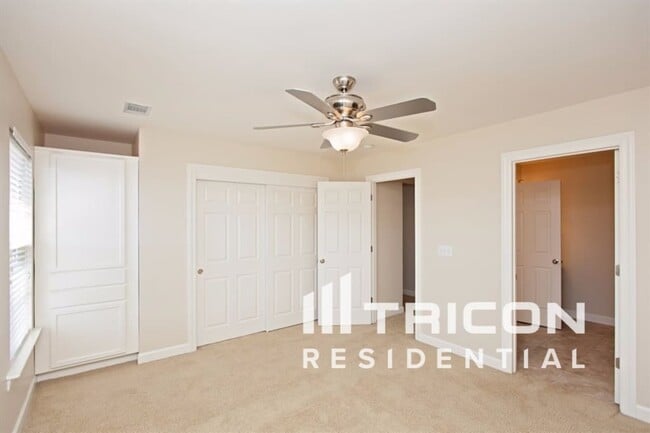 Building Photo - 91 Berry Hill Dr