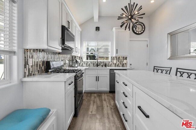 Building Photo - 126 Driftwood St