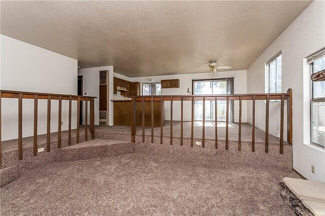 Building Photo - 917 Nana Ave