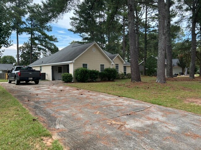 Building Photo - 121 Timber Ridge Dr
