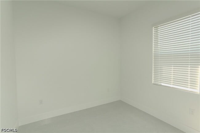 Building Photo - 141 Harold Ave S