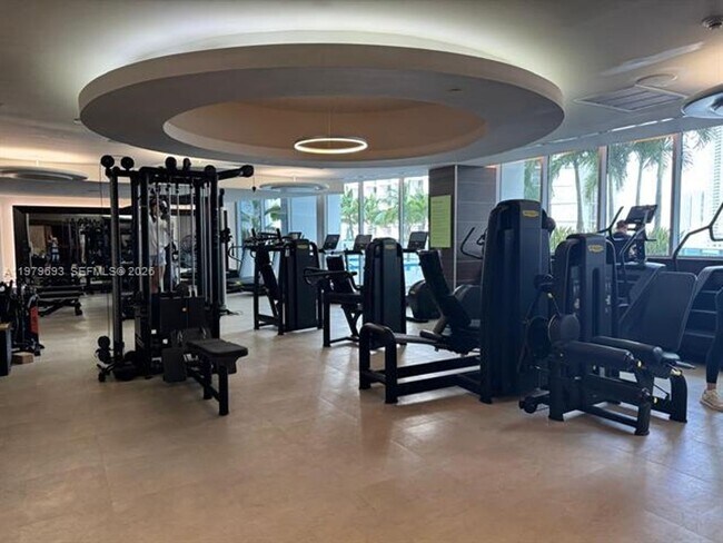 Building Photo - 200 Biscayne Blvd Way