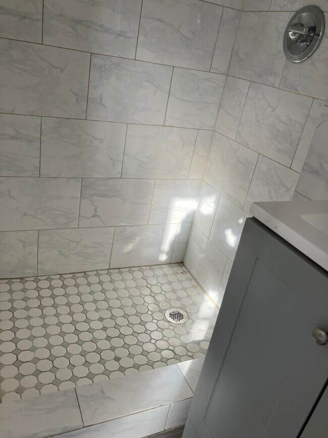 Building Photo - 949 30th St