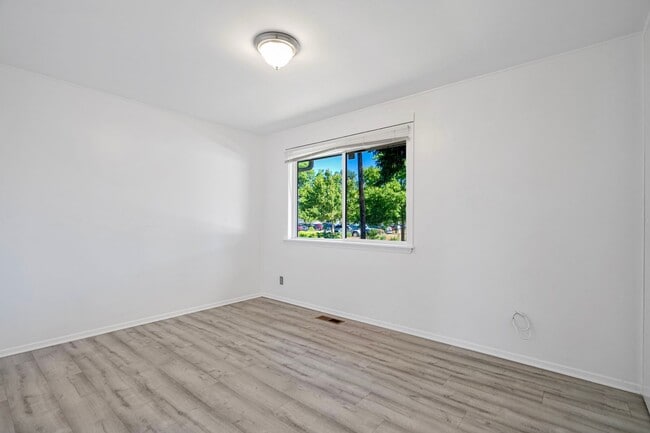 Building Photo - Beautiful 4bed 2bath Home in Renton