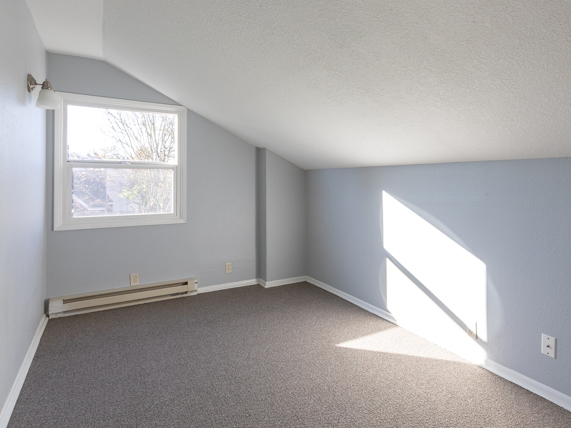 Building Photo - 540 SE 151st Ave