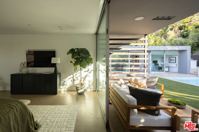 Building Photo - 1166 Angelo Dr