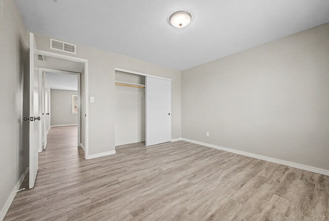 Building Photo - Single Family