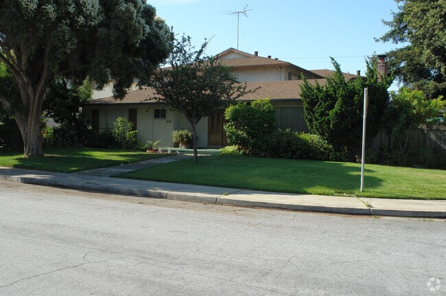 Building Photo - 644 Belladonna Ct