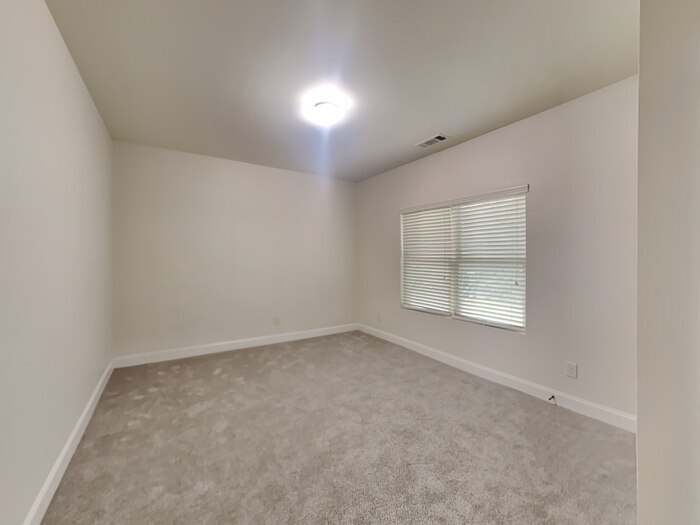 Building Photo - 180 Kubol Dr