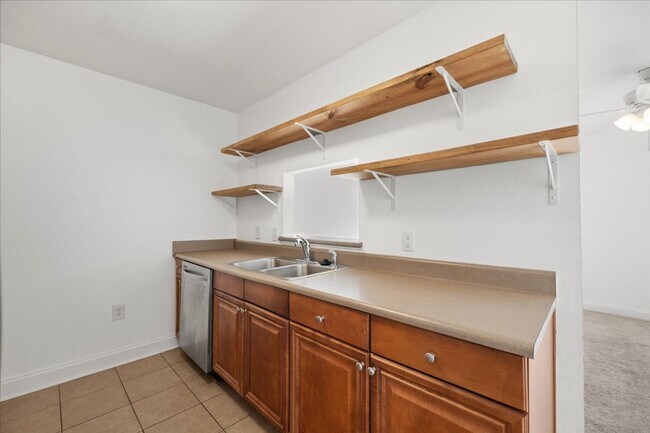 Building Photo - 606 Wingspan Way