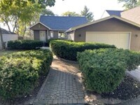 Building Photo - Lake Oakland Lakefront Home - 3 Bedroom 2 ...