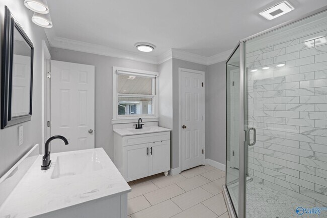 Building Photo - 101 Shady Ln