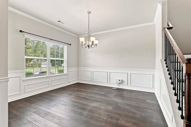 Building Photo - 636 Amrose Way