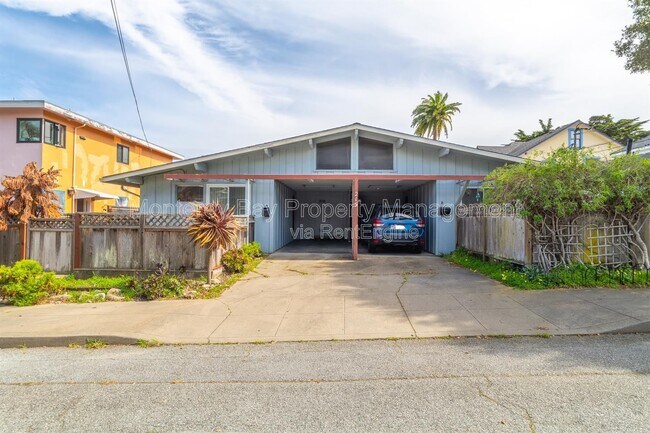 Building Photo - 215 Willow St