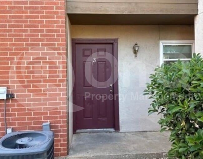 Building Photo - 410 Bryan St