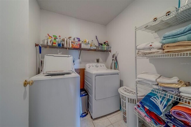 Building Photo - 8105 Bardmoor Pl