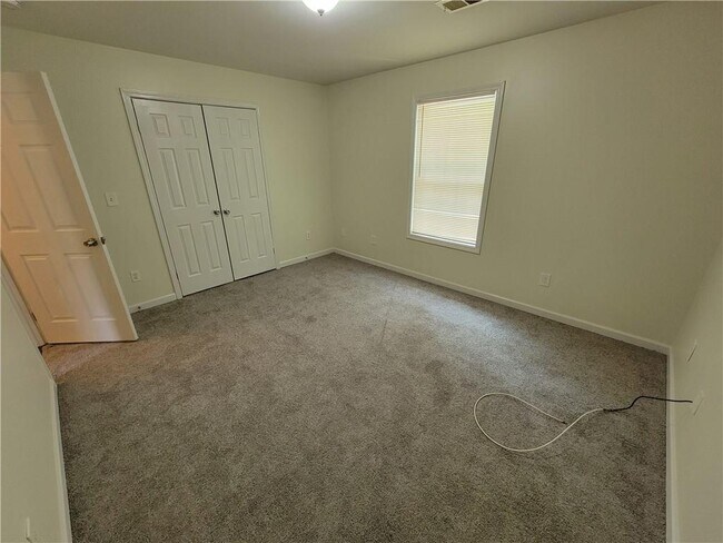 Building Photo - 9169 Bent Pine Ct NE