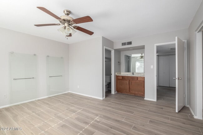 Building Photo - 7249 W Medlock Dr