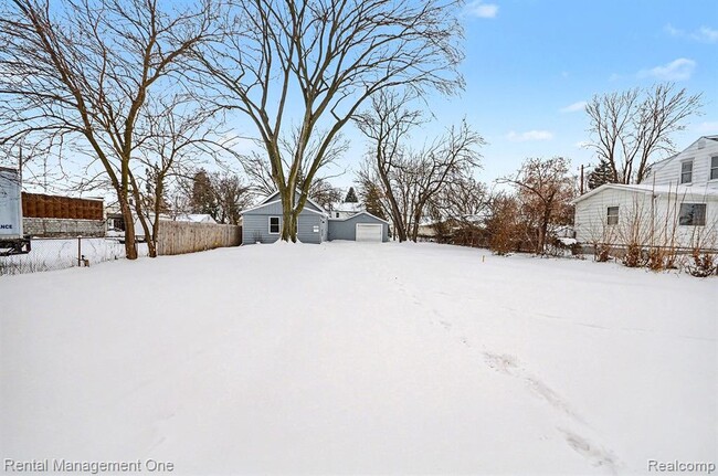 Building Photo - 20801 Elroy Ave