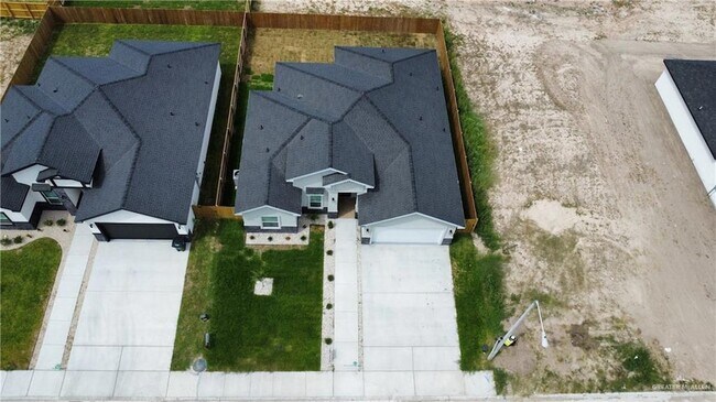 Building Photo - 1003 Durango Dr