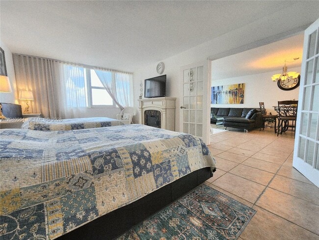 Building Photo - 2030 S Ocean Dr