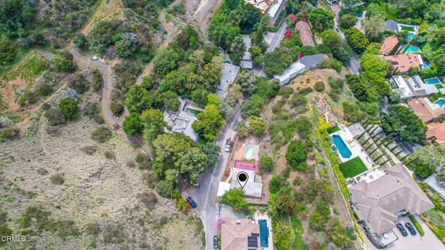 Building Photo - 1450 Benedict Canyon Drive