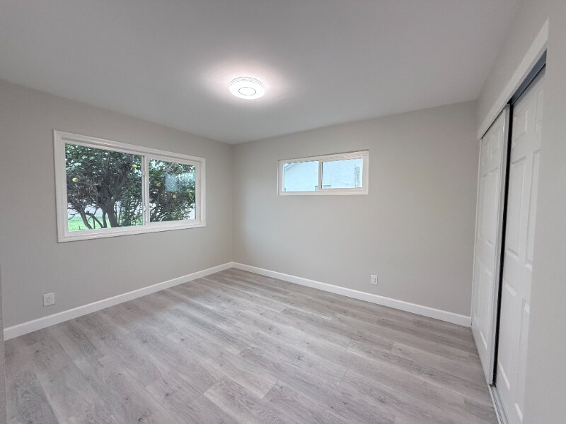 Building Photo - 7182 El Verano Dr