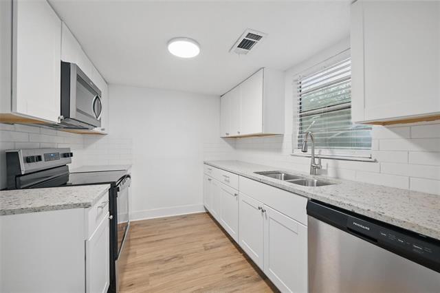 Building Photo - 906 E Houston St