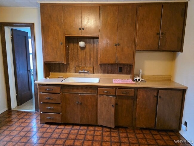 Building Photo - 176 Milnor Ave