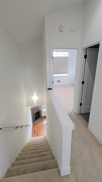 Building Photo - 480 N 130th St