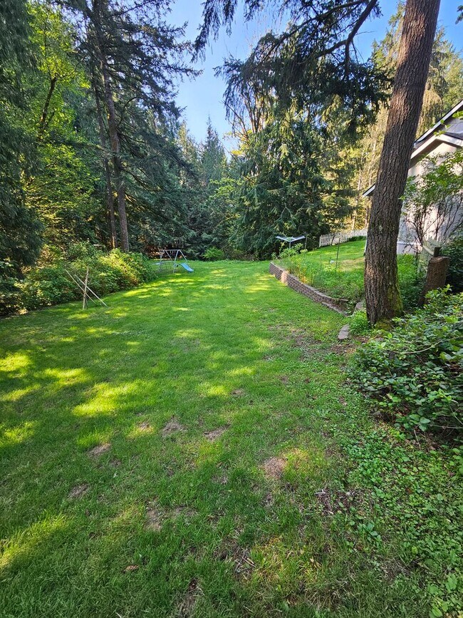 Building Photo - A Private Sanctuary with Perfect Proximity