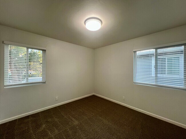 Building Photo - Modern Renovated 2-Bedroom in Santa Clara | Prime Location Near Apple, Nvidia & Major Highways