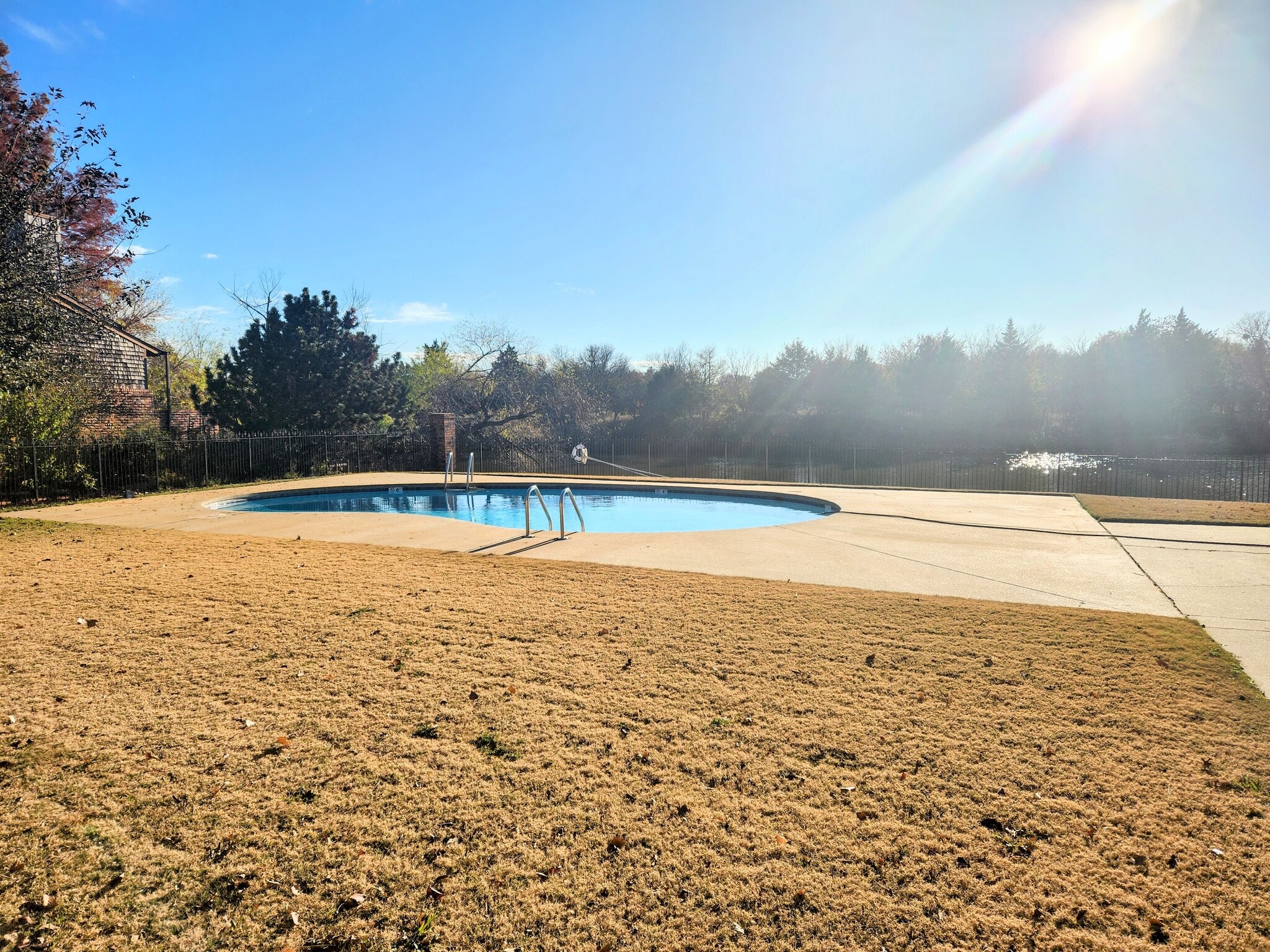 Building Photo - 4716 Hemlock Cir