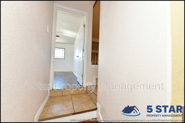 Building Photo - 908 Bolivia St