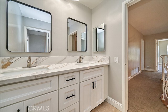 Building Photo - 44500 Los Caballos Rd