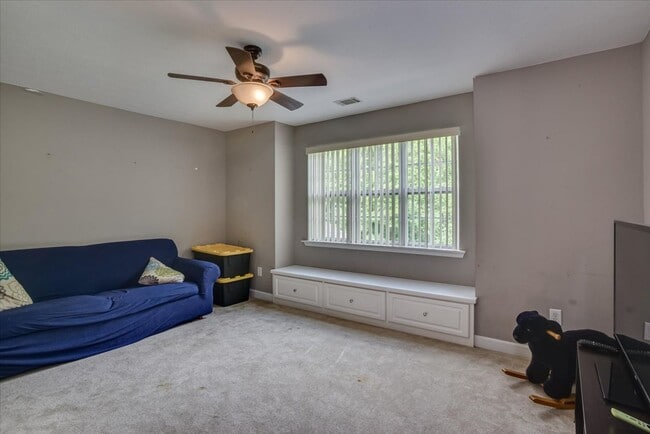 Building Photo - 5 bedroom/3.5 bathroom home in Evans with ...