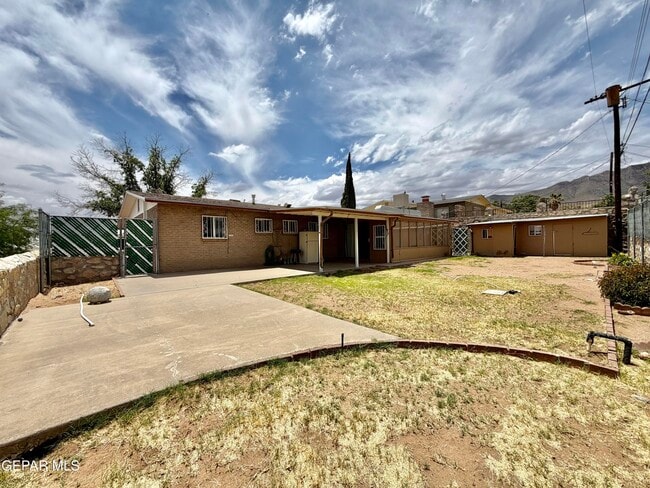 Building Photo - 3305 Capella Ave