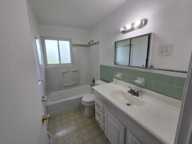 Building Photo - 10304 Bon Oak Dr