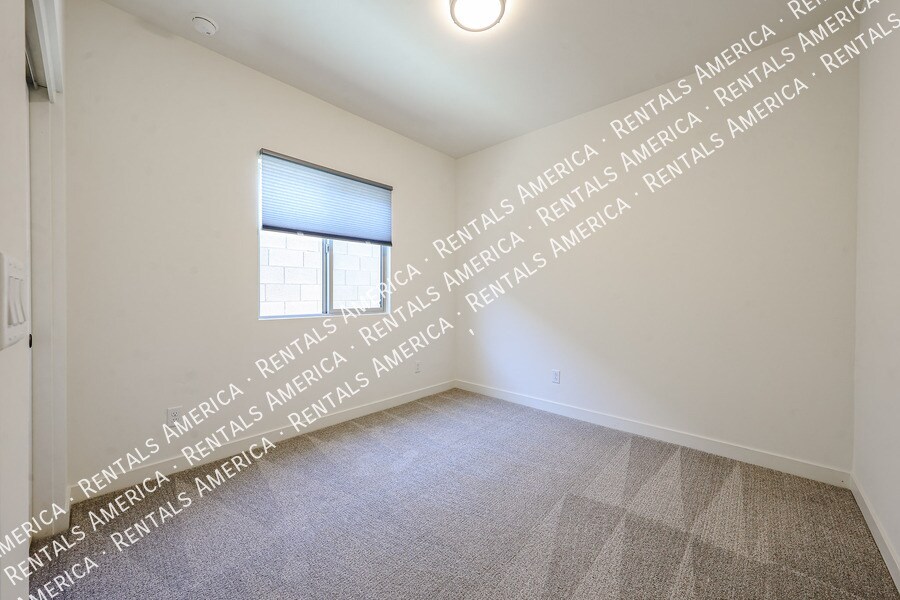 Building Photo - 12557 W Citrus Wy