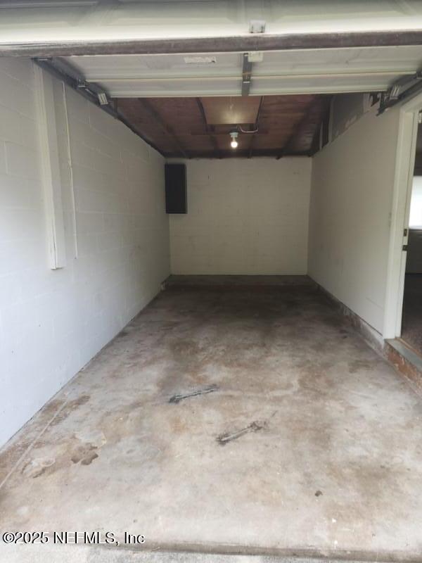 Building Photo - 3058 Mangrove Ave