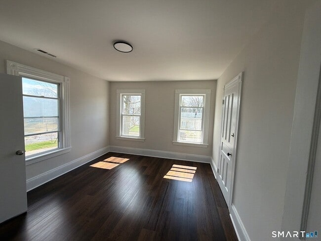 Building Photo - 316 W Main St