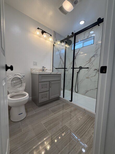 Building Photo - 1921 Harmon St