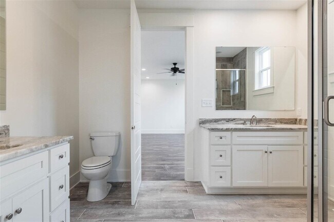 Building Photo - 414 Traditions Blvd